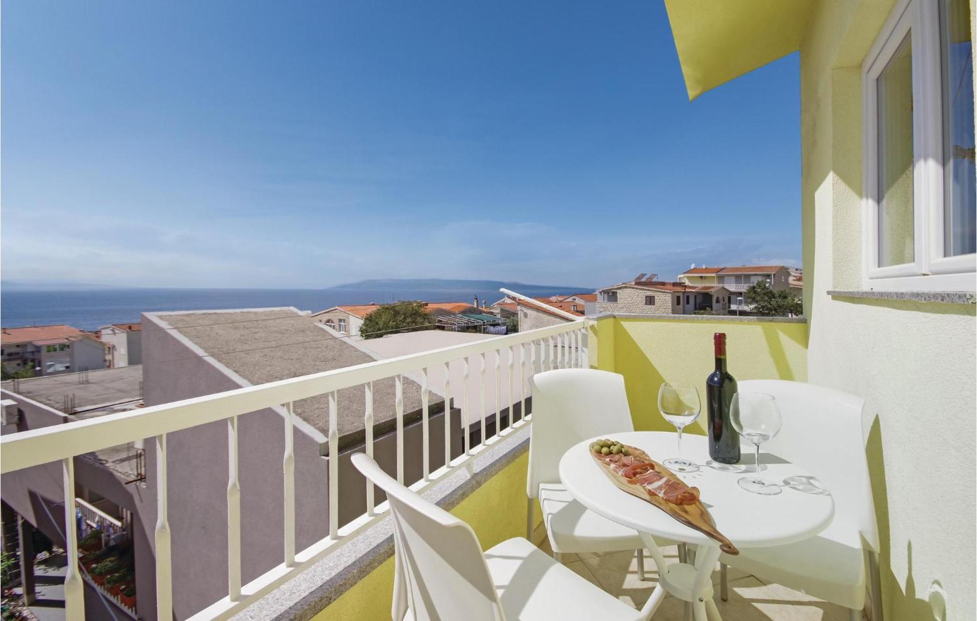 Stunning Apartment In Makarska Exterior foto